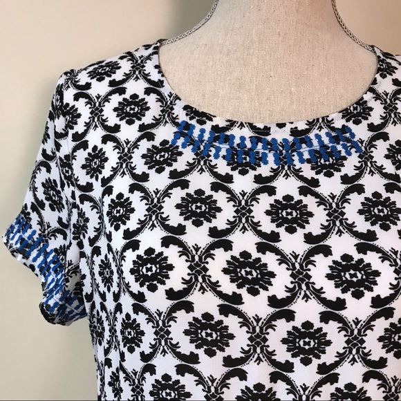 THML Medium Short Sleeve Embroidered Babydoll Dress White Blue Multi - Picture 3 of 8